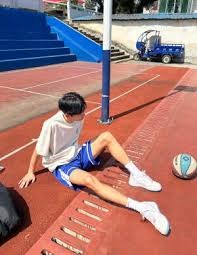 阿尔伯特·普荷斯代表红雀击出逆转三分炮，这一击彻底改变了该年季后赛的走势